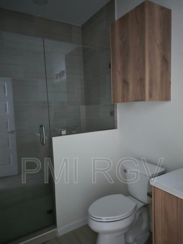 Building Photo - 2912 E Israel Ave