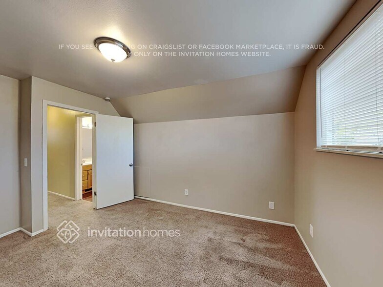 Building Photo - 14995 E Stanford Dr