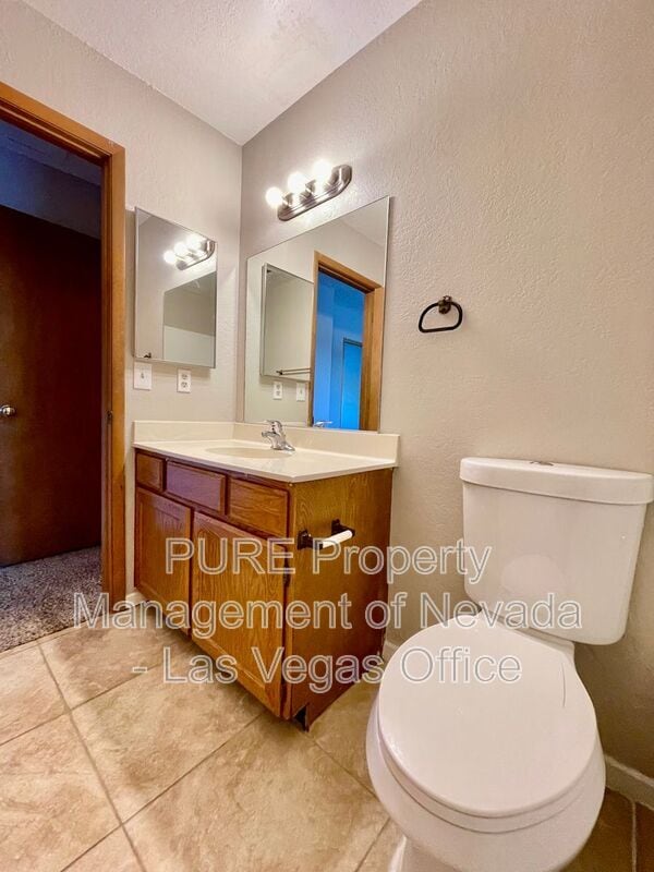 Building Photo - 2650 Sumac Ln