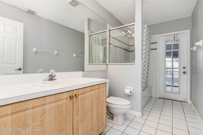 Building Photo - 2187 Hedgerow Dr