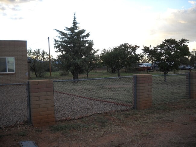 Building Photo - Great views on one acre.