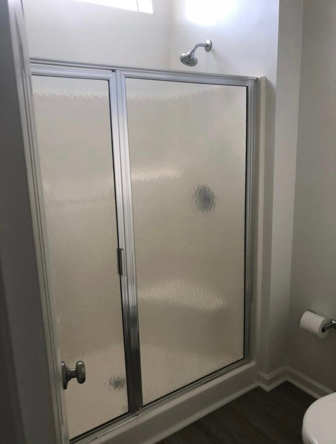 Master shower - 5403 Ivocet Dr