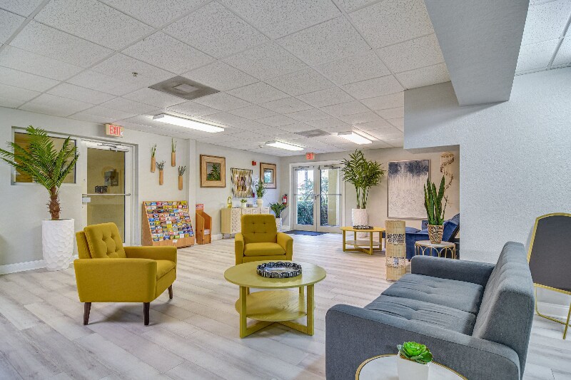 Primary Photo - 10315 Gulf Blvd