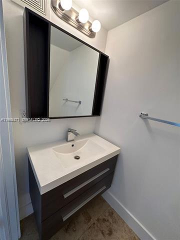 Building Photo - 2772 SW 31st Ct