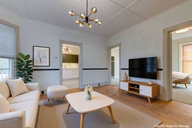 Building Photo - 10 Hamilton St