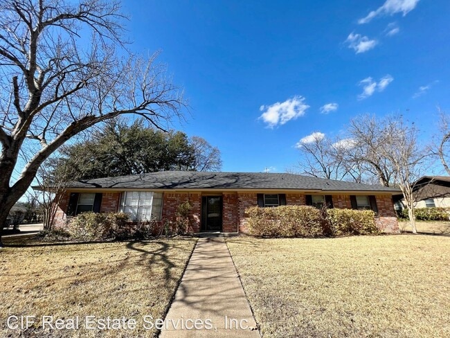 Primary Photo - 3 br, 2 bath House - 3407 Oakridge Ln.