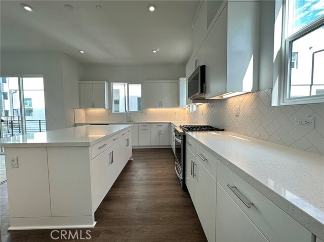 Building Photo - 1723 W Cara Dr