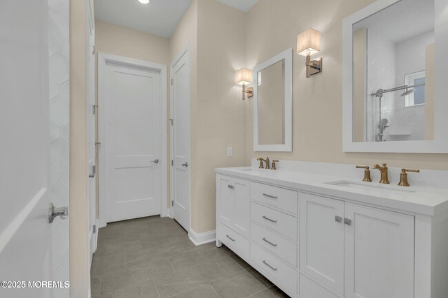 Building Photo - 53 Freesia Dr