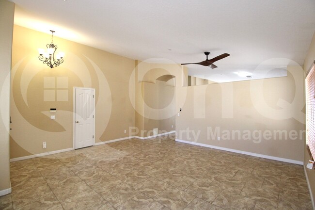 Building Photo - 10559 E Morning Star Dr