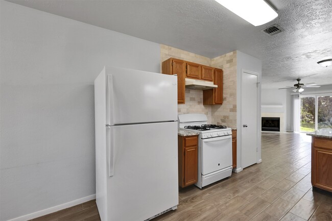 Building Photo - 28711 Atherstone St