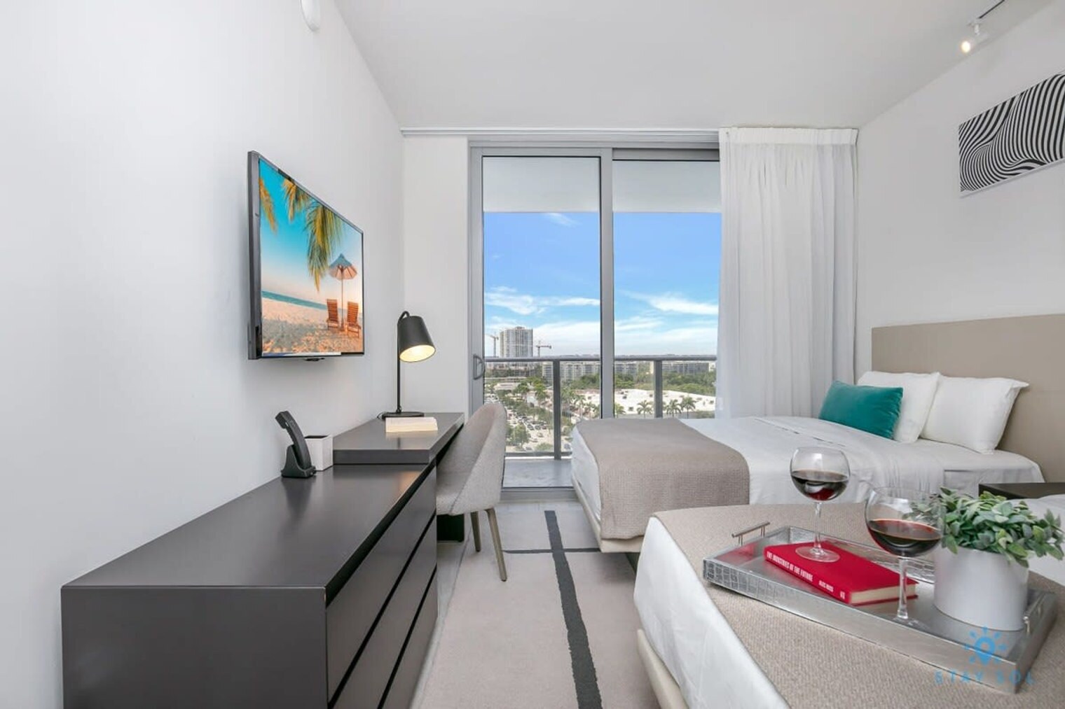 Building Photo - 4010 S Ocean Dr