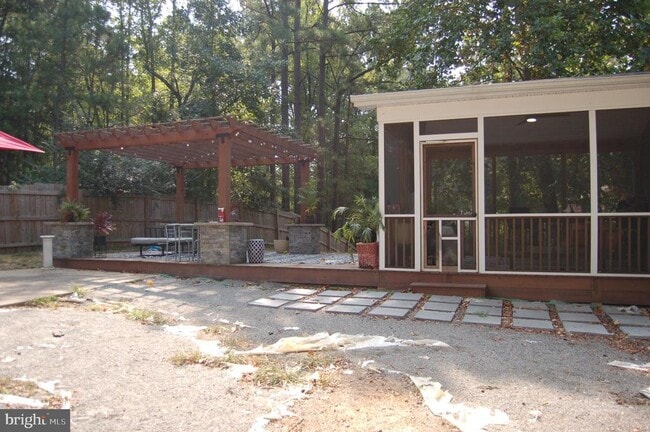 Building Photo - 201 Linstead Ave