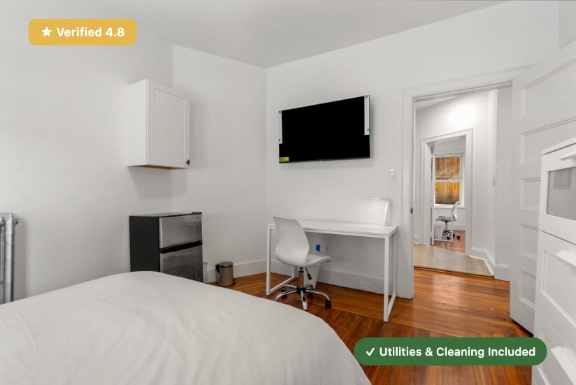 Building Photo - RoostUp Furnished Private Bedroom with Pri...