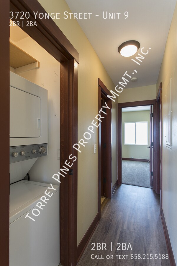 Building Photo - 3720 Yonge St