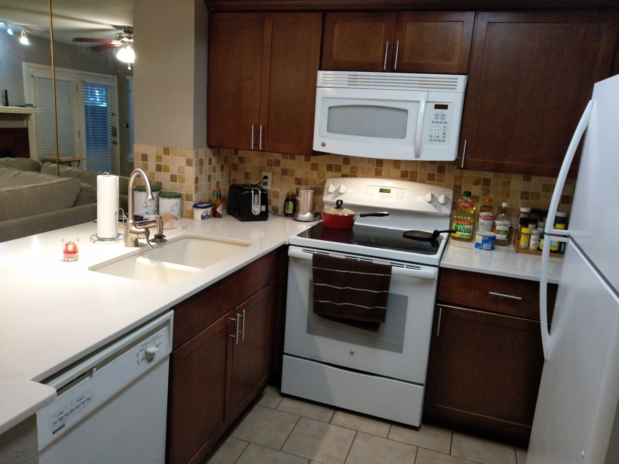 Building Photo - 2311 Balsam Dr