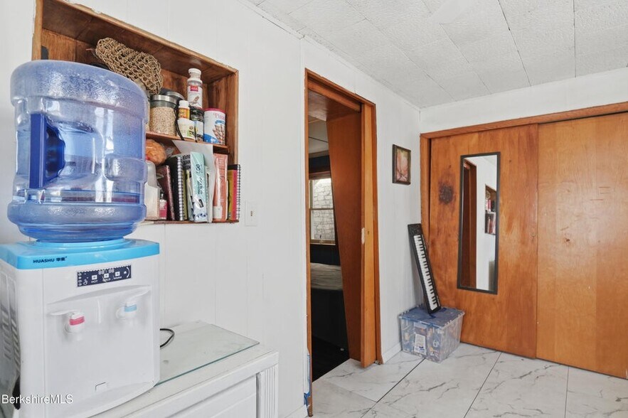 Building Photo - 9 Lincoln St