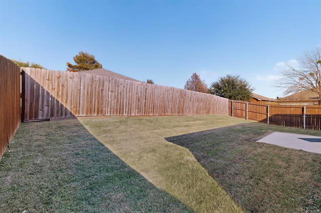 Building Photo - 407 Eisenhower Ln