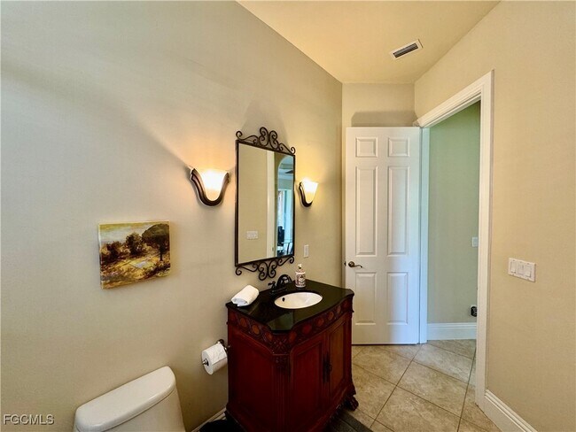 Building Photo - 1740 Ludlow Rd