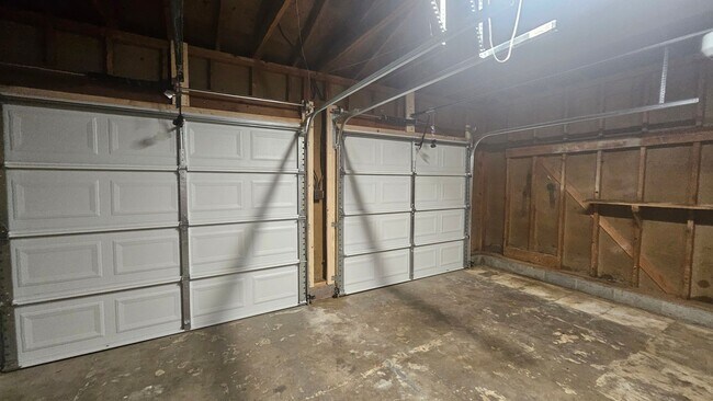 Building Photo - 4600 Mountain Rd NE