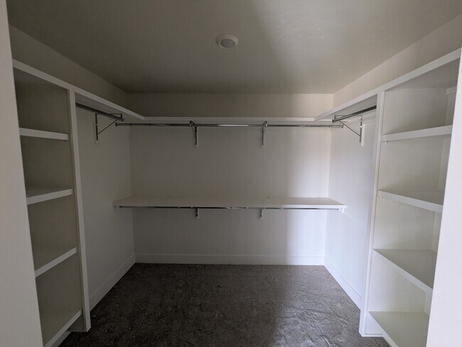 Building Photo - 4707 Highgarden Wy