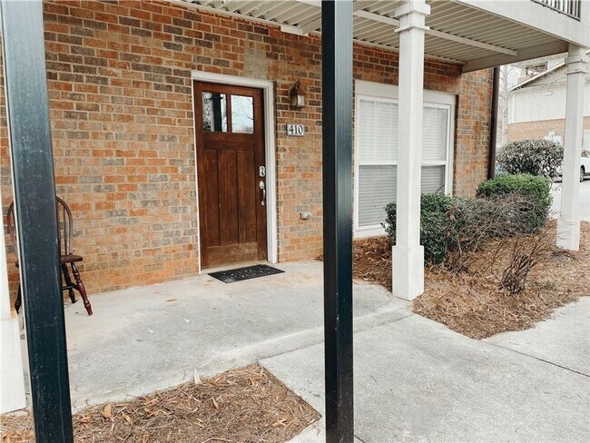 Building Photo - 410