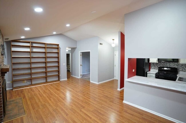 Building Photo - 361 Farnsworth Ct