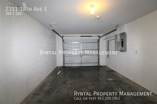 Building Photo - 2311 18th Ave E