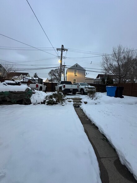 Building Photo - 3743 S Kedzie Ave