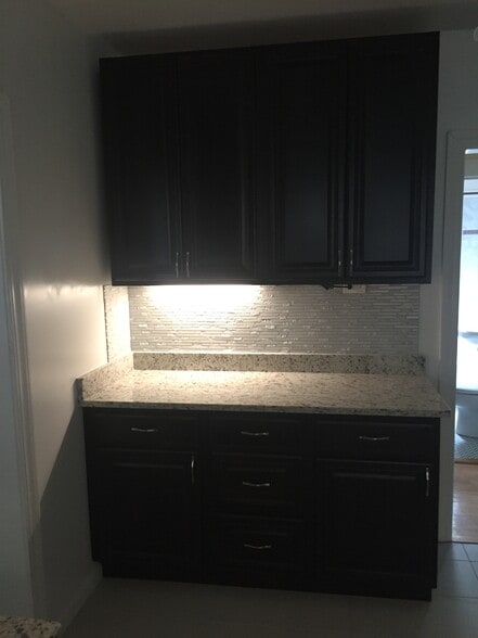 Kitchen - 723 Dobson St