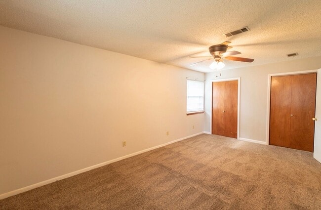 Building Photo - 1016 Grayland Dr