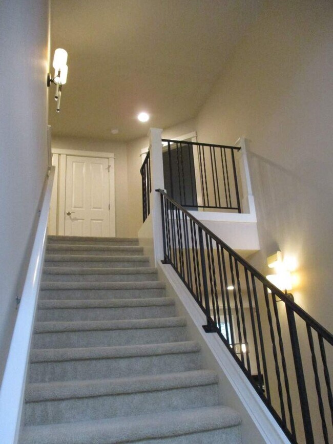 Building Photo - 11611 52nd Ave Ct NW