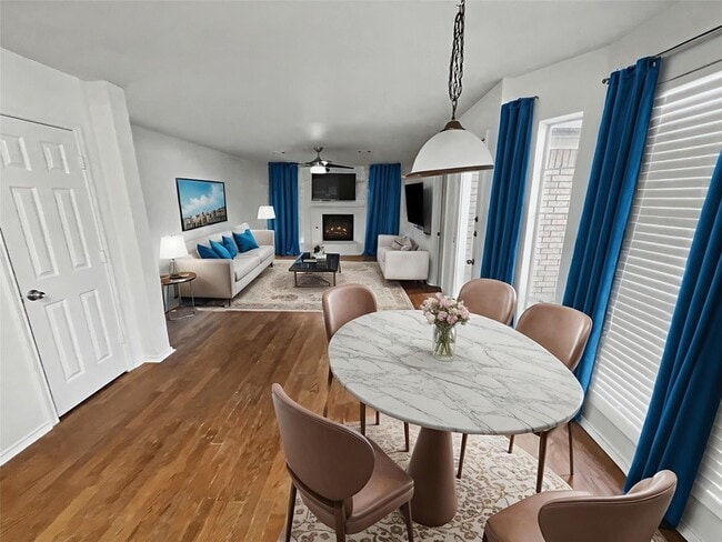 Building Photo - 611 Mariposa Dr