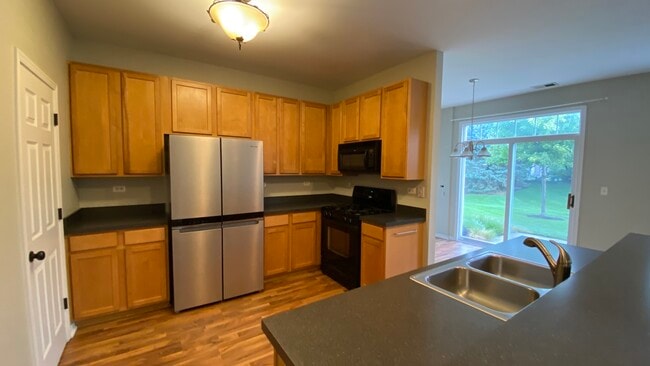 Building Photo - 616 Springbrook Trail N