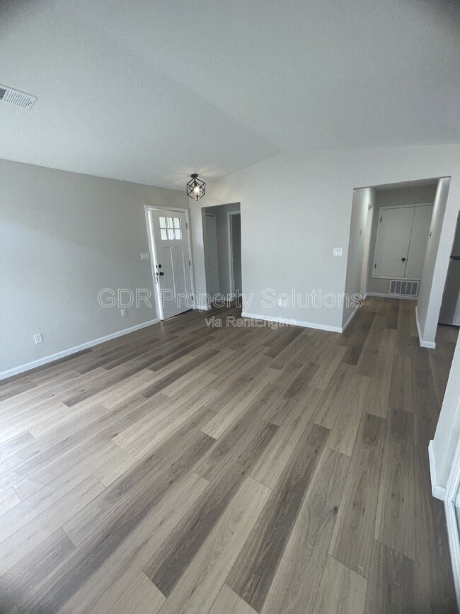 Building Photo - 4733 Platinum Dr NE