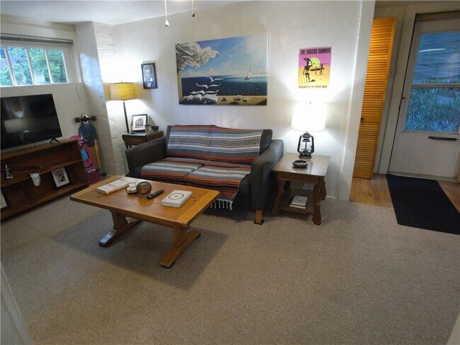 Building Photo - 1197 Stillwood Dr NE