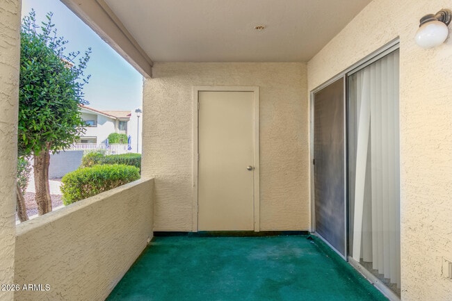 Building Photo - 10610 S 48th St