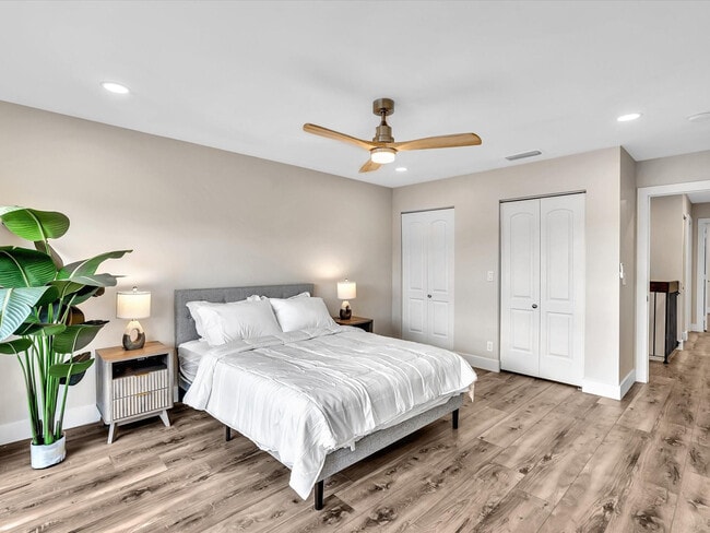 Building Photo - 1381 NW 99th Ave