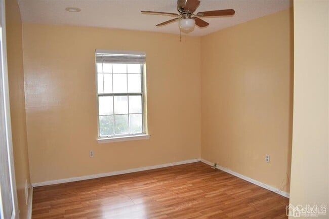 Building Photo - 61 Brighton Way