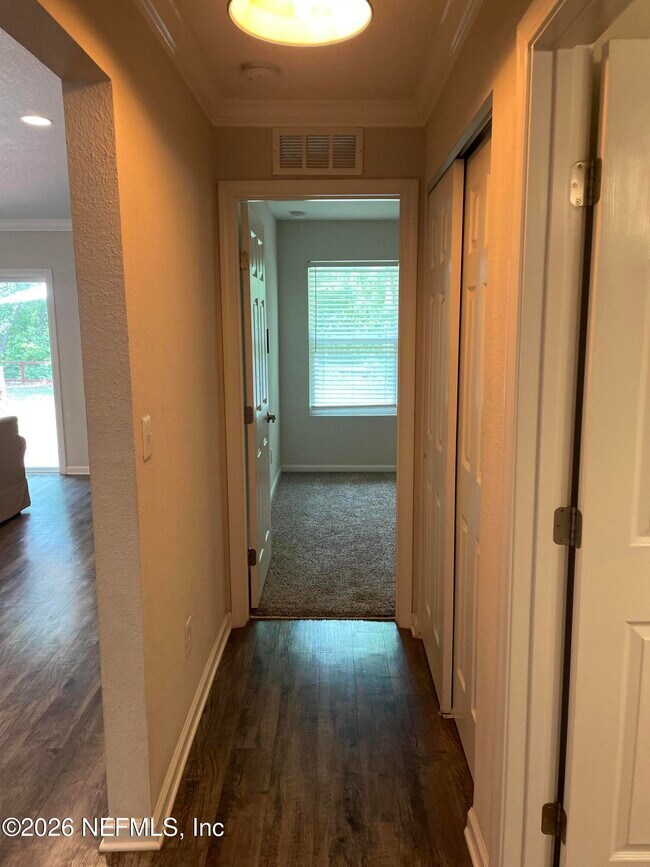 Building Photo - 5549 Broadgate Ct
