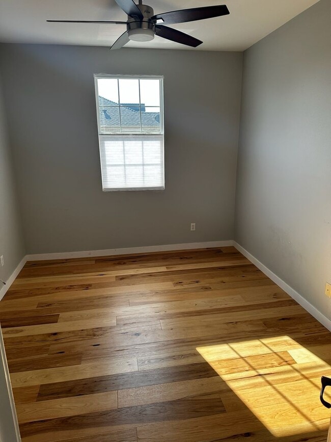 Building Photo - Ventura | 2 Bed + 2 Bath | Holiday Condo