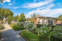 Building Photo - 1305 W Beverly Dr