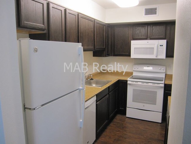 Building Photo - 9829 Walnut