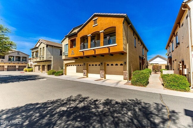 Building Photo - 2727 N Price Rd