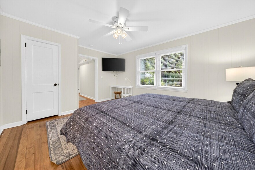 Building Photo - 611 Marshview Ln