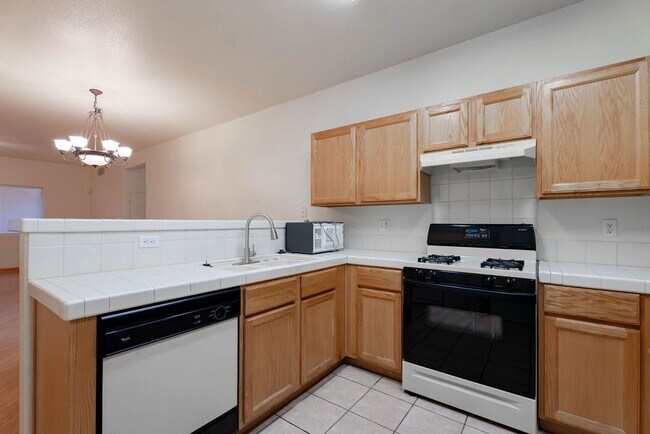 Building Photo - 2153 Jasper Bluff St
