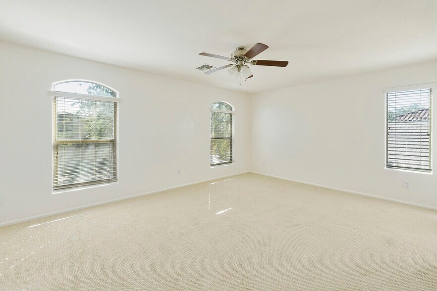 Primary bedroom - 2404 W Silver Sage Ln