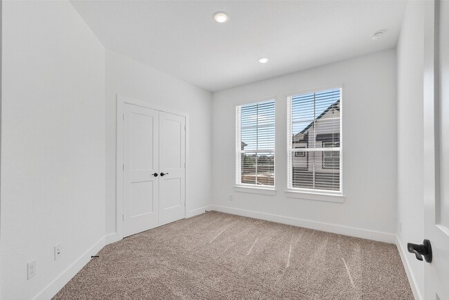 Building Photo - 24011 Breezy Bank Trl