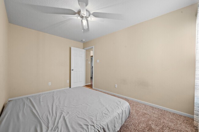 Building Photo - 15519 Elm Leaf Pl