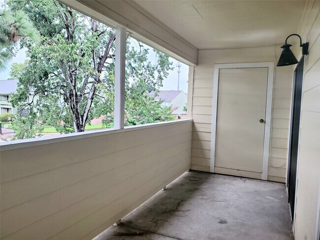 Building Photo - 14555 Wunderlich Dr