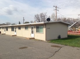 Building Photo - 810 Crist Dr